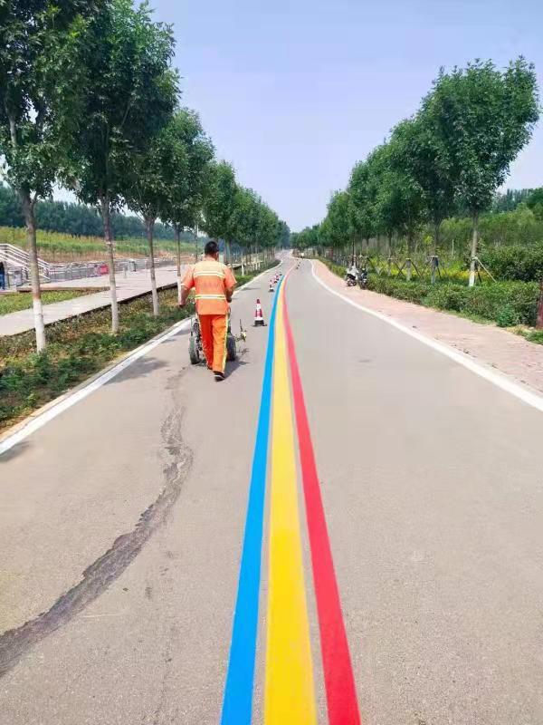 河南标线涂料厂家分析其颜色对于交通安全的影响